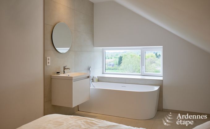 Vakantiehuis Sippenaeken: charmant verblijf voor 15 personen met jacuzzi en privtuin in de Ardennen