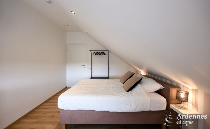 Vakantiehuis Sippenaeken: charmant verblijf voor 15 personen met jacuzzi en privtuin in de Ardennen