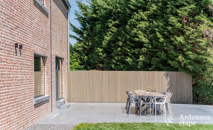 Vakantiehuis Sippenaeken: charmant verblijf voor 15 personen met jacuzzi en privtuin in de Ardennen