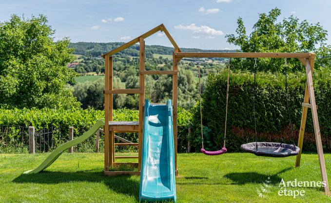 Vakantiehuis Sippenaeken: charmant verblijf voor 15 personen met jacuzzi en privtuin in de Ardennen