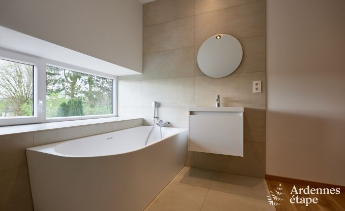 Vakantiehuis Sippenaeken: charmant verblijf voor 15 personen met jacuzzi en privtuin in de Ardennen