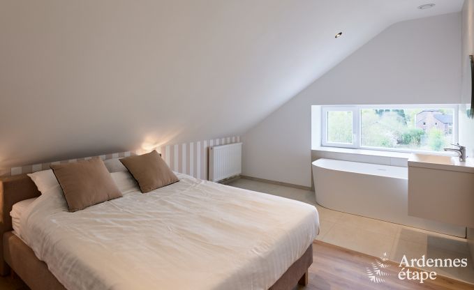 Vakantiehuis Sippenaeken: charmant verblijf voor 15 personen met jacuzzi en privtuin in de Ardennen