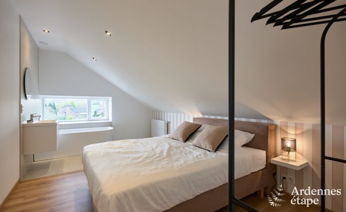 Vakantiehuis Sippenaeken: charmant verblijf voor 15 personen met jacuzzi en privtuin in de Ardennen