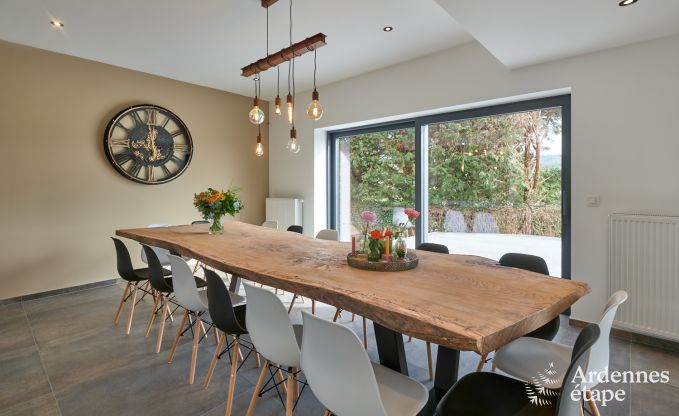 Vakantiehuis Sippenaeken: charmant verblijf voor 15 personen met jacuzzi en privtuin in de Ardennen