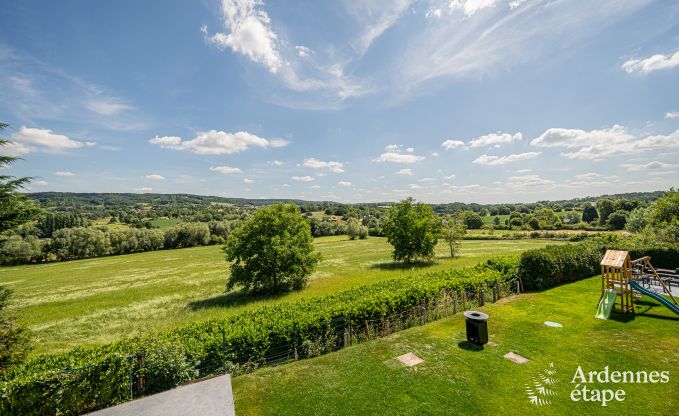 Vakantiehuis Sippenaeken: charmant verblijf voor 15 personen met jacuzzi en privtuin in de Ardennen