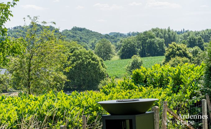 Vakantiehuis Sippenaeken: charmant verblijf voor 15 personen met jacuzzi en privtuin in de Ardennen