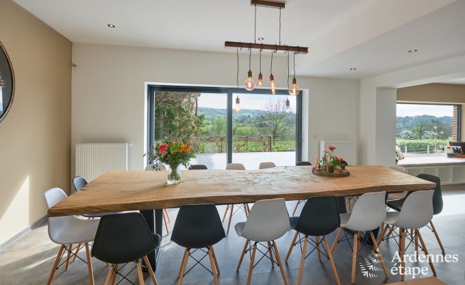 Vakantiehuis Sippenaeken: charmant verblijf voor 15 personen met jacuzzi en privtuin in de Ardennen