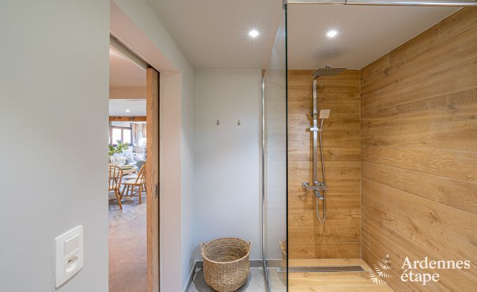 Gezellige chalet in Somme-Leuze: Scandinavisch verblijf voor gezinnen met kinderen en huisdieren