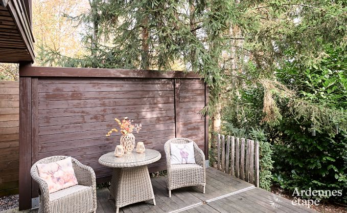 Ruime chalet in Somme-Leuze voor 8 personen met 4 slaapkamers, 3 badkamers, houtpelletkachel en priv�tuin