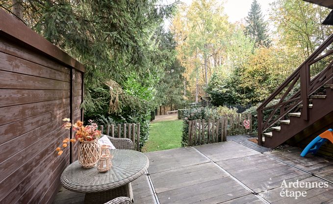 Ruime chalet in Somme-Leuze voor 8 personen met 4 slaapkamers, 3 badkamers, houtpelletkachel en priv�tuin