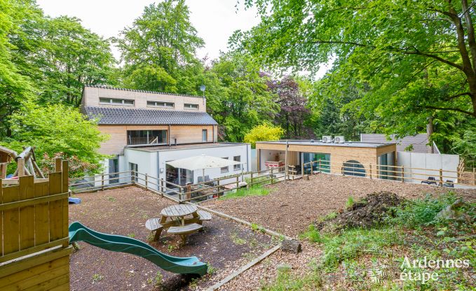 Ruime luxevilla in Spa voor 15 personen met 5 slaapkamers, sauna, buitenzwembad en privtuin