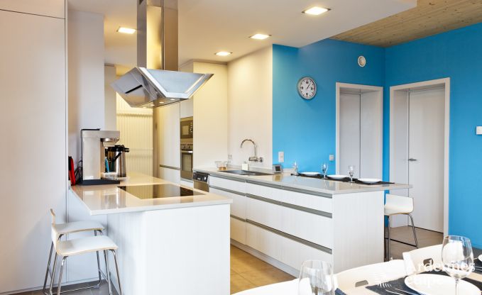 Ruime luxevilla in Spa voor 15 personen met 5 slaapkamers, sauna, buitenzwembad en priv�tuin