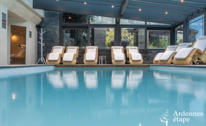 Luxe 5-sterren villa voor 20 personen met een binnenzwembad