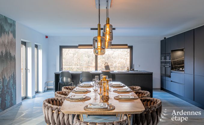 Luxeverblijf voor 10 personen met zwembad, jacuzzi, bij Spa en Francorchamps.