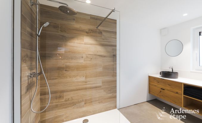 Ruime vakantiewoning voor 8 personen in Spa in de Ardennen: 4 slaapkamers, 2 badkamers en een priv�terras op 1 km van het stadscentrum.