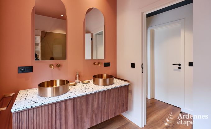 Charmante vakantiewoning in Spa met 2 slaapkamers, ontspanningsruimte en priv�terras met jacuzzi