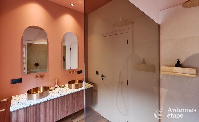 Charmante vakantiewoning in Spa met 2 slaapkamers, ontspanningsruimte en priv�terras met jacuzzi