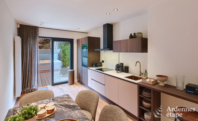 Charmante vakantiewoning in Spa met 2 slaapkamers, ontspanningsruimte en priv�terras met jacuzzi
