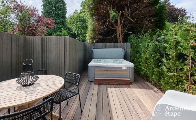 Charmante vakantiewoning in Spa met 2 slaapkamers, ontspanningsruimte en priv�terras met jacuzzi