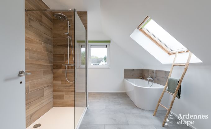 Ruime vakantiewoning voor 8 personen in Spa in de Ardennen: 4 slaapkamers, 2 badkamers en een priv�terras op 1 km van het stadscentrum.