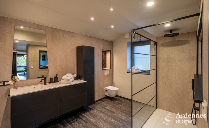 Chalet voor 4 personen in Stavelot met jacuzzi, houtkachel en privterras