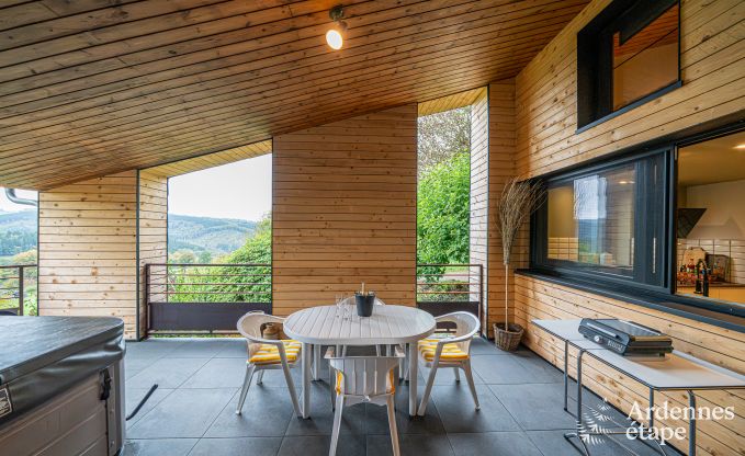 Chalet voor 4 personen in Stavelot met jacuzzi, houtkachel en privterras