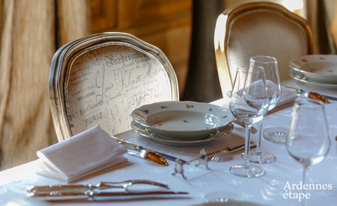 Luxe kasteel in Stavelot voor 8 met zwembad en tuin in de Hoge Venen