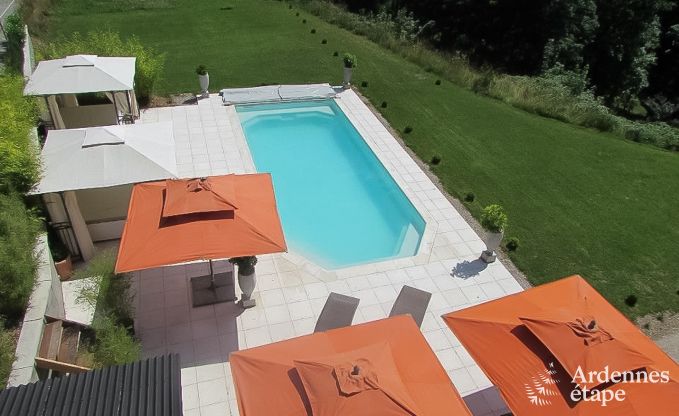 Luxe kasteel in Stavelot voor 8 met zwembad en tuin in de Hoge Venen
