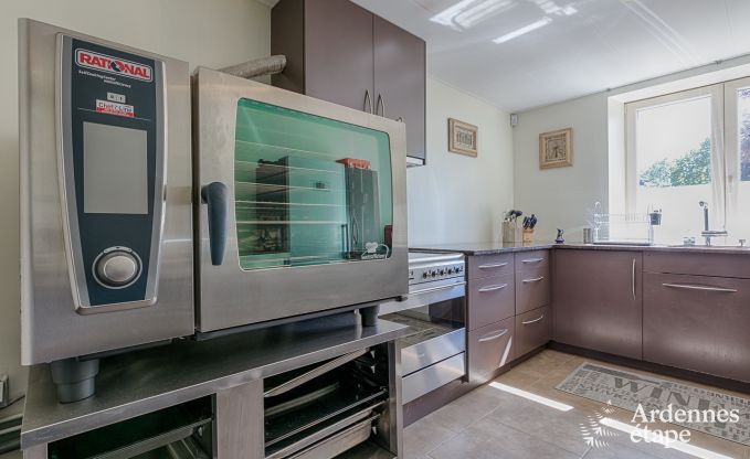 Luxe kasteel in Stavelot voor 8 met zwembad en tuin in de Hoge Venen