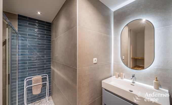 Comfortabele chalet voor 4 personen in Stoumont met 2 slaap- en badkamers outdoor jacuzzi en sauna