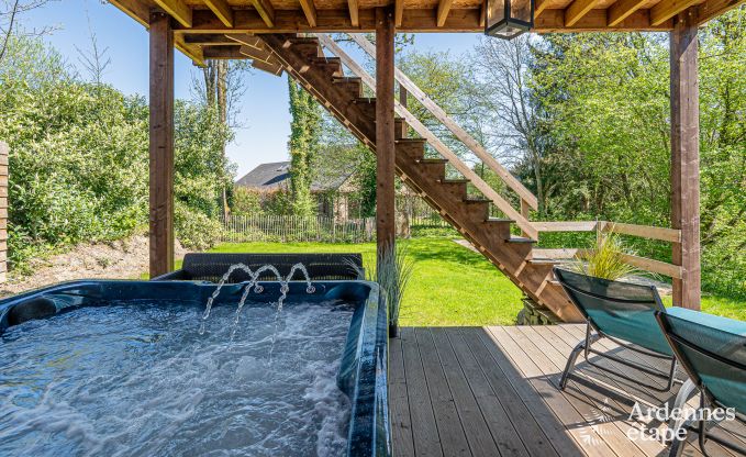 Comfortabele chalet voor 4 personen in Stoumont met 2 slaap- en badkamers outdoor jacuzzi en sauna