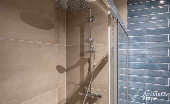 Comfortabele chalet voor 4 personen in Stoumont met 2 slaap- en badkamers outdoor jacuzzi en sauna