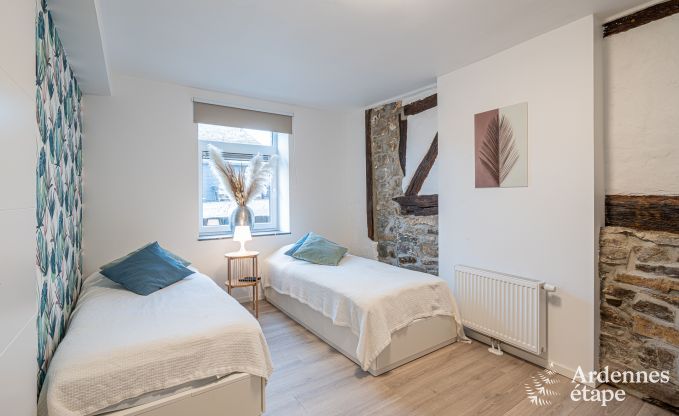 Comfortabele chalet voor 4 personen in Stoumont met 2 slaap- en badkamers outdoor jacuzzi en sauna