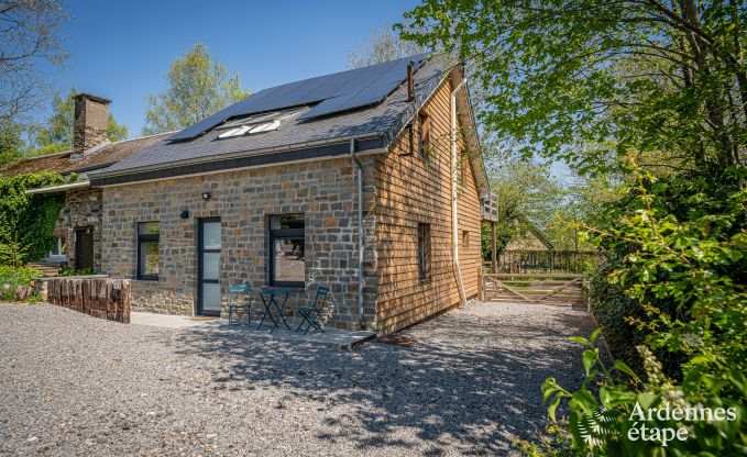 Comfortabele chalet voor 4 personen in Stoumont met 2 slaap- en badkamers outdoor jacuzzi en sauna