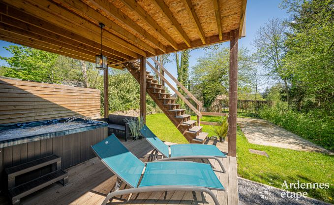Comfortabele chalet voor 4 personen in Stoumont met 2 slaap- en badkamers outdoor jacuzzi en sauna