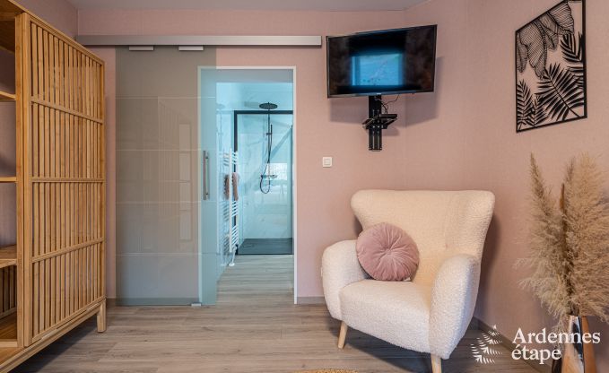 Comfortabele chalet voor 4 personen in Stoumont met 2 slaap- en badkamers outdoor jacuzzi en sauna