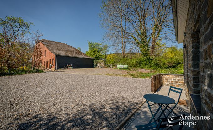 Comfortabele chalet voor 4 personen in Stoumont met 2 slaap- en badkamers outdoor jacuzzi en sauna