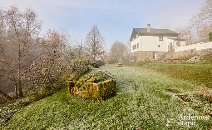 Ruime vakantiewoning voor 8 personen in Stoumont met 4 badkamers, priv�terras, sauna en speelruimte