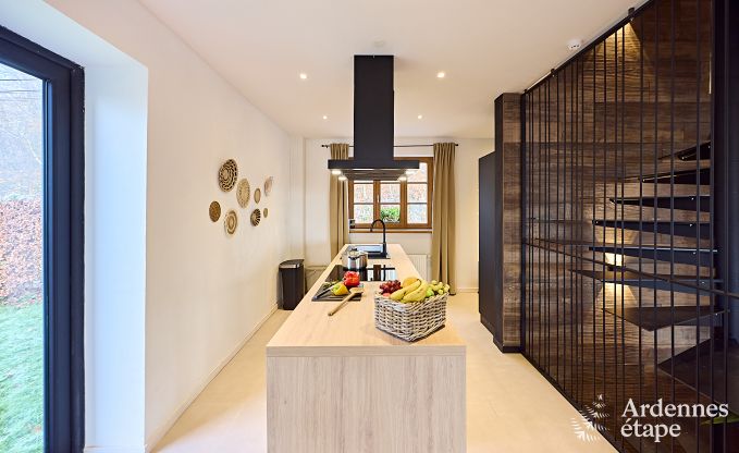 Ruime vakantiewoning voor 8 personen in Stoumont met 4 badkamers, priv�terras, sauna en speelruimte