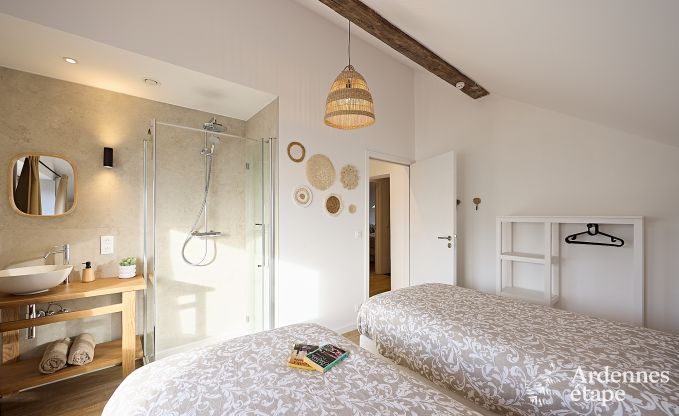 Ruime vakantiewoning voor 8 personen in Stoumont met 4 badkamers, priv�terras, sauna en speelruimte