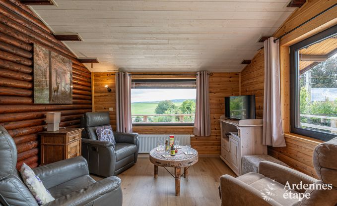 Gezellige chalet in Tenneville voor 4 personen/3 volwassenen met 2 slaapkamers, speelruimte, babyhoek en panoramisch uitzicht