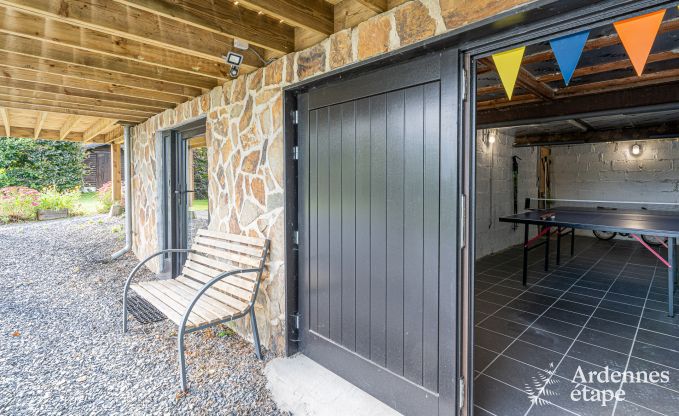 Gezellige chalet in Tenneville voor 4 personen/3 volwassenen met 2 slaapkamers, speelruimte, babyhoek en panoramisch uitzicht