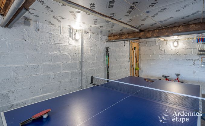 Gezellige chalet in Tenneville voor 4 personen/3 volwassenen met 2 slaapkamers, speelruimte, babyhoek en panoramisch uitzicht