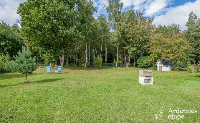 Gezellige chalet in Tenneville voor 4 personen/3 volwassenen met 2 slaapkamers, speelruimte, babyhoek en panoramisch uitzicht