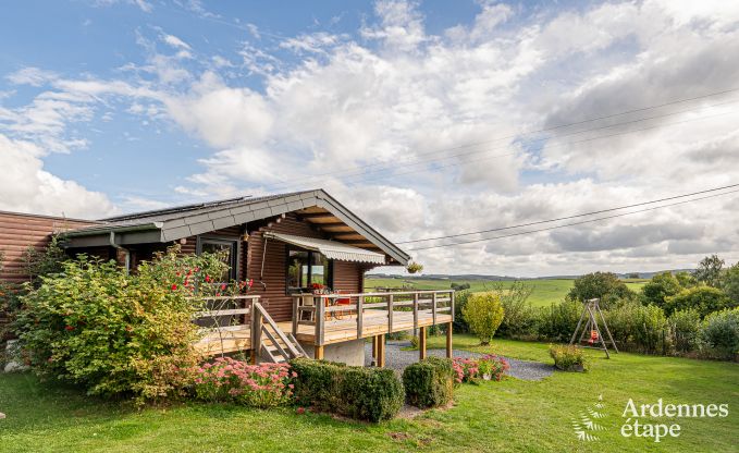 Gezellige chalet in Tenneville voor 4 personen/3 volwassenen met 2 slaapkamers, speelruimte, babyhoek en panoramisch uitzicht