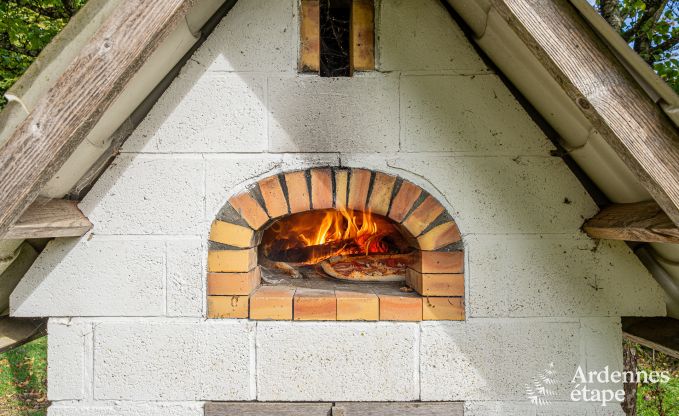 Gezellige chalet in Tenneville voor 4 personen/3 volwassenen met 2 slaapkamers, speelruimte, babyhoek en panoramisch uitzicht