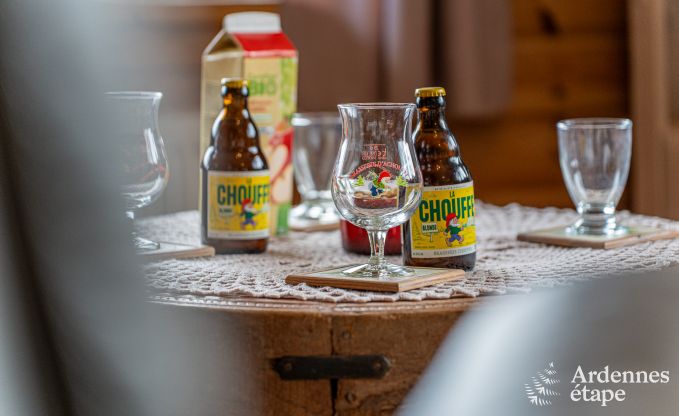 Gezellige chalet in Tenneville voor 4 personen/3 volwassenen met 2 slaapkamers, speelruimte, babyhoek en panoramisch uitzicht