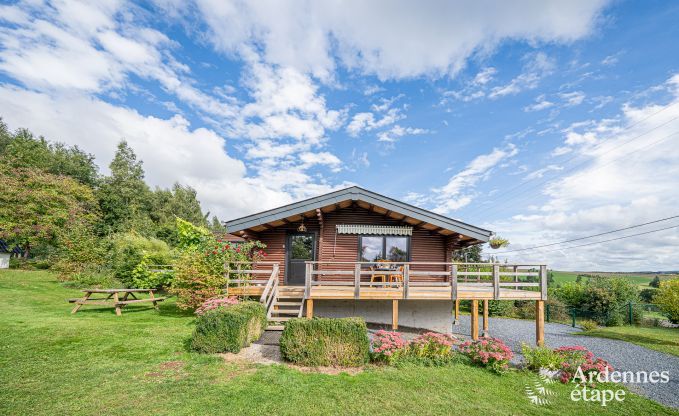 Gezellige chalet in Tenneville voor 4 personen/3 volwassenen met 2 slaapkamers, speelruimte, babyhoek en panoramisch uitzicht