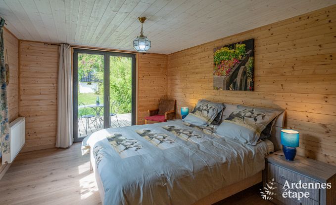 Gezellige chalet in Tenneville voor 4 personen/3 volwassenen met 2 slaapkamers, speelruimte, babyhoek en panoramisch uitzicht