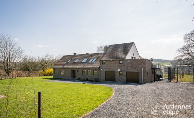 Luxe villa in Theux voor 10 personen met speelzaal, jacuzzi en nabijheid van Spa-Francorchamps